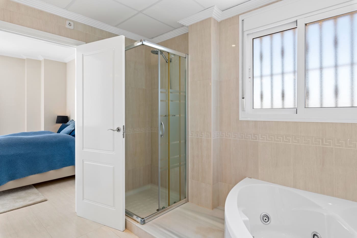 4 bedroom Villa for sale in Ciudad Quesada with pool - € 890,000 (Ref: 8650451)