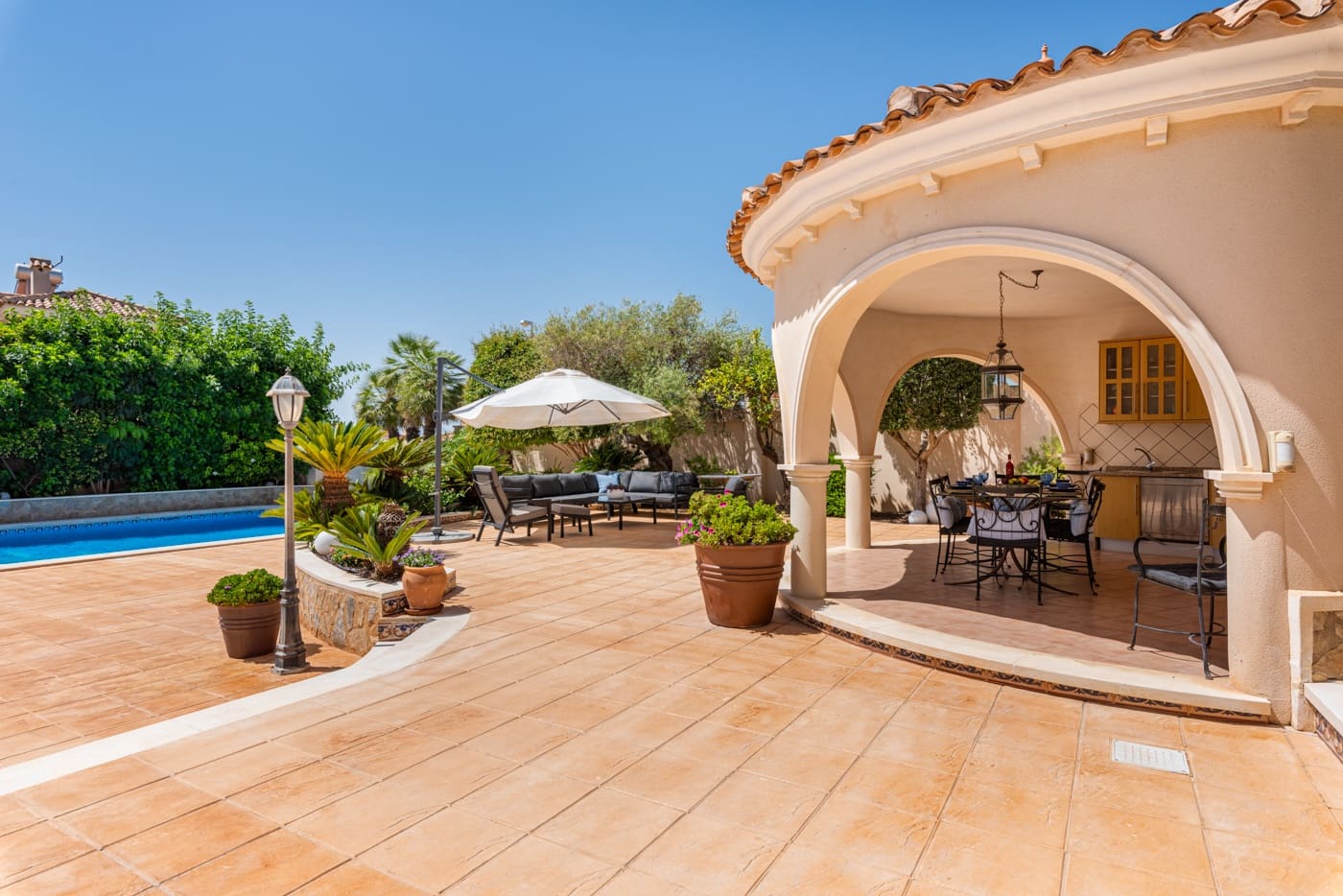 4 bedroom Villa for sale in Ciudad Quesada with pool - € 890,000 (Ref: 8650451)