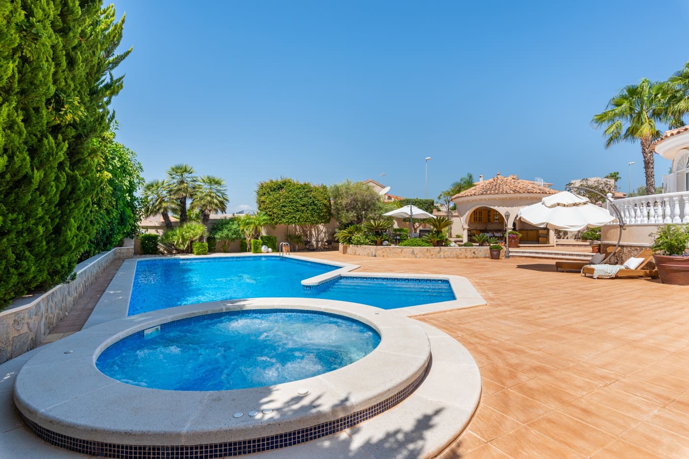 4 bedroom Villa for sale in Ciudad Quesada with pool - € 890,000 (Ref: 8650451)
