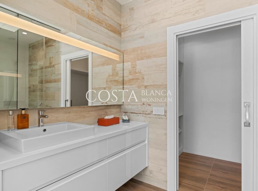 4 bedroom Villa for sale in Las Colinas Golf with pool garage - € 829,000 (Ref: 8777476)