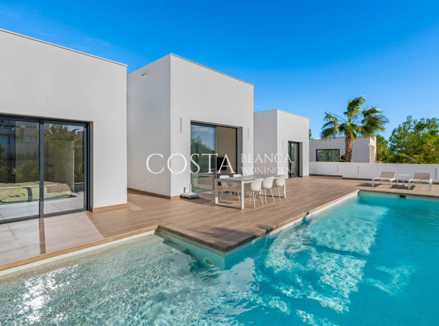 4 bedroom Villa for sale in Las Colinas Golf with pool garage - € 829,000 (Ref: 8777476)