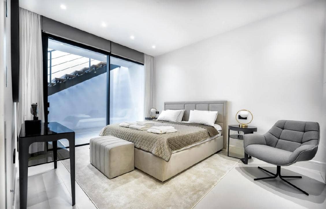 4 soveværelse Villa til salg i Golden Mile med swimmingpool - € 3.500.000 (Ref: 9052240)