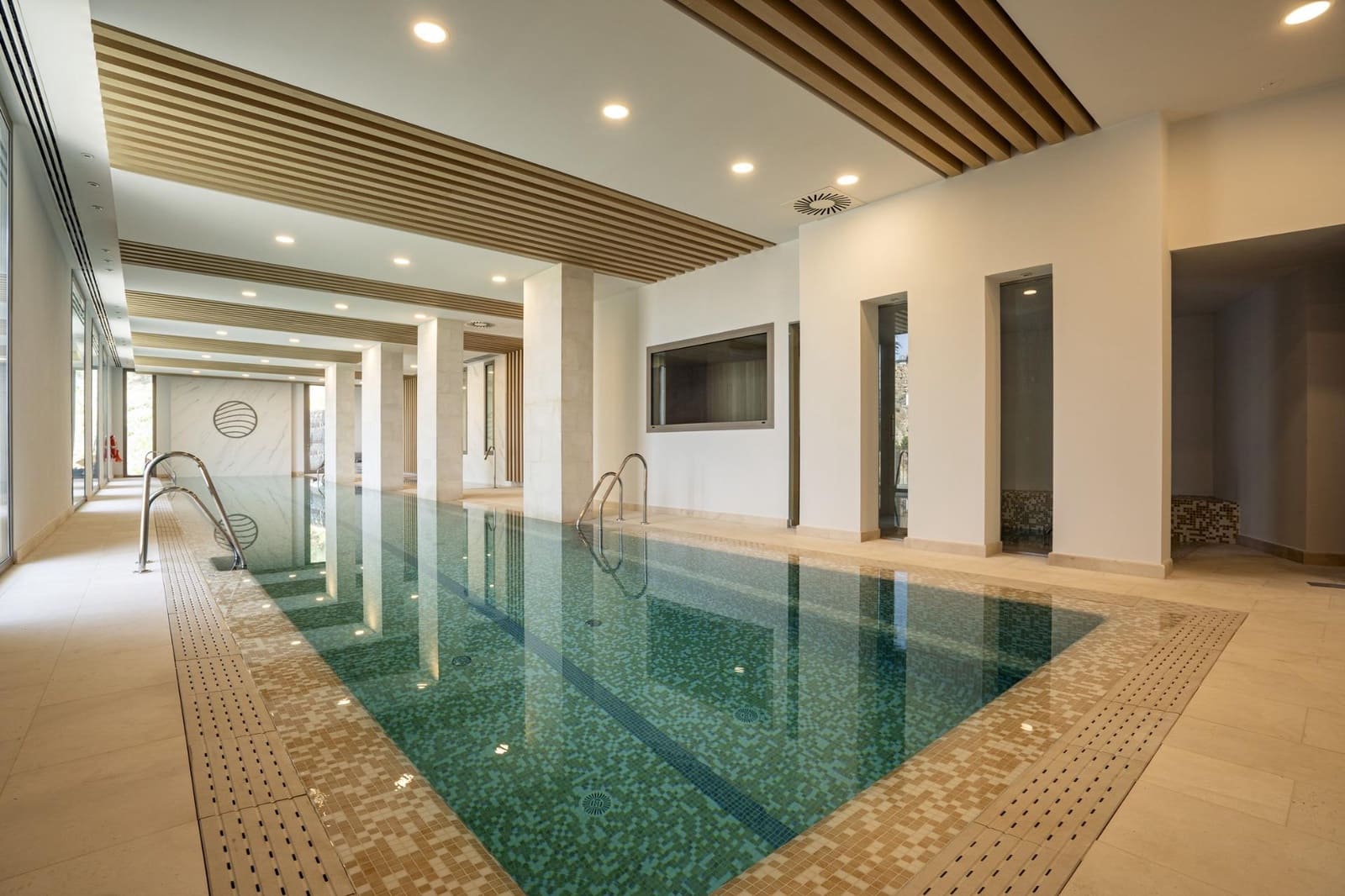 2 soveværelse Lejlighed til salg i Benahavis med swimmingpool garage - € 1.199.000 (Ref: 9052254)