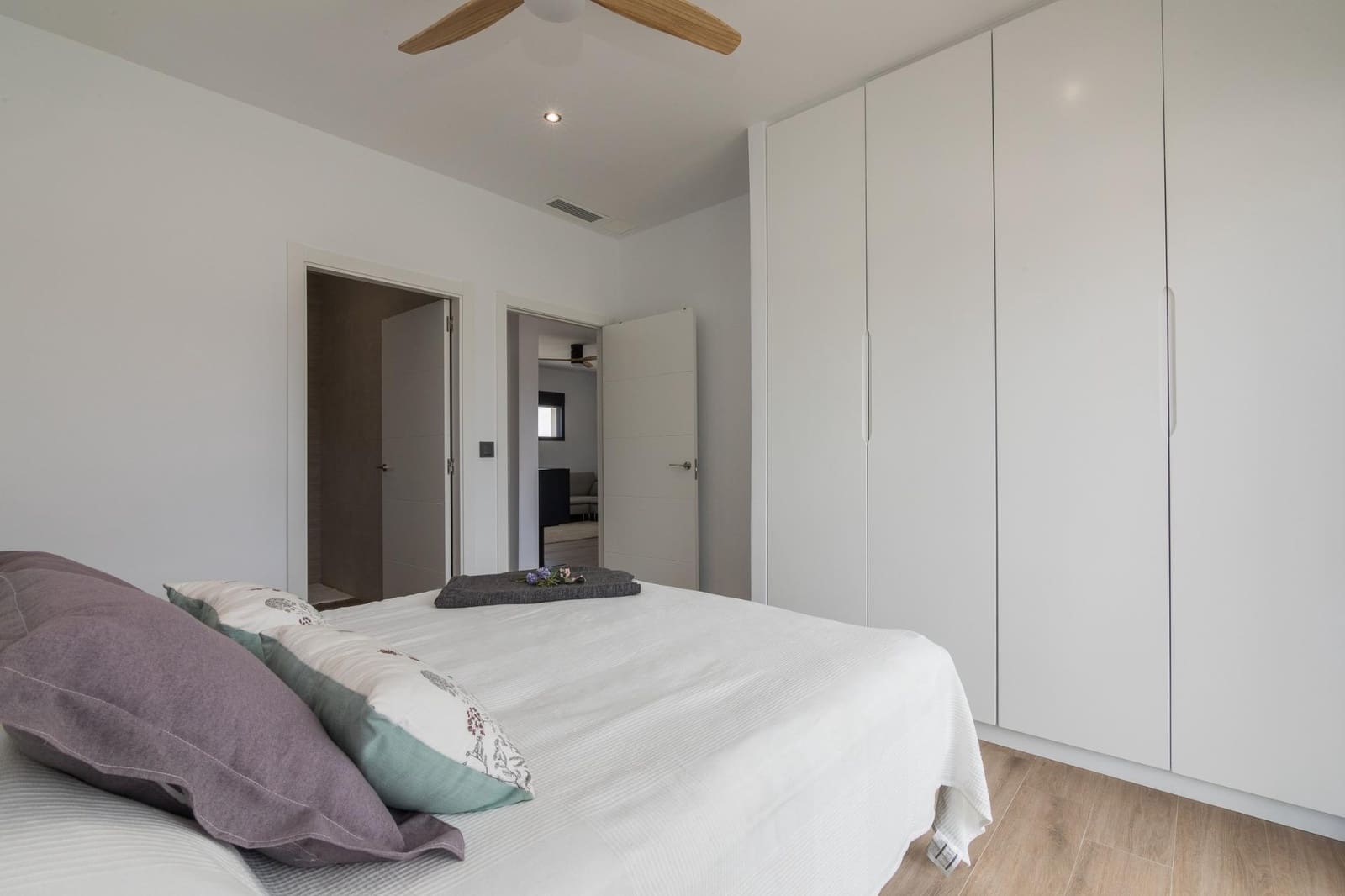 3 soveværelse Villa til salg i Lel med swimmingpool - € 327.000 (Ref: 9052453)