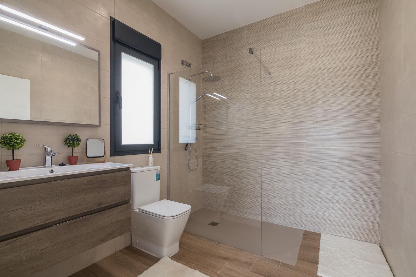 3 soveværelse Villa til salg i Lel med swimmingpool - € 327.000 (Ref: 9052453)