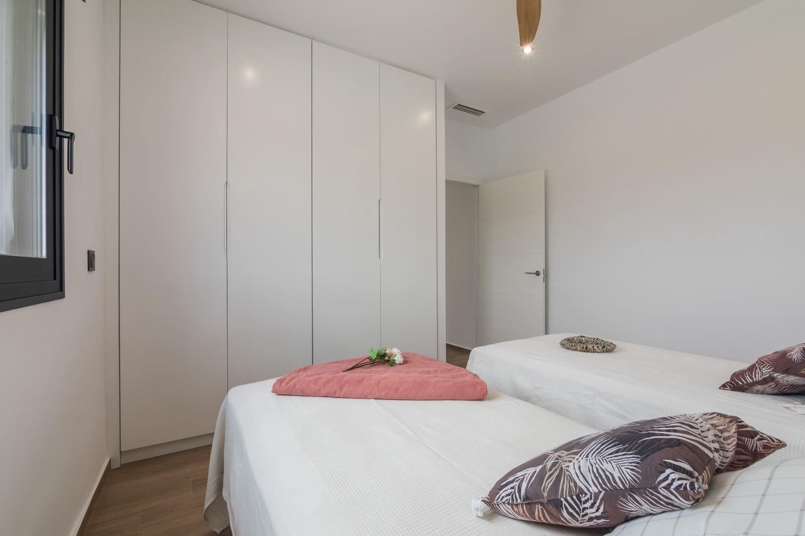 3 soveværelse Villa til salg i Lel med swimmingpool - € 327.000 (Ref: 9052453)