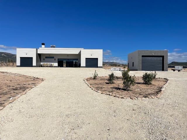4 soveværelse Villa til salg i Pinoso med swimmingpool garage - € 389.000 (Ref: 9052836)