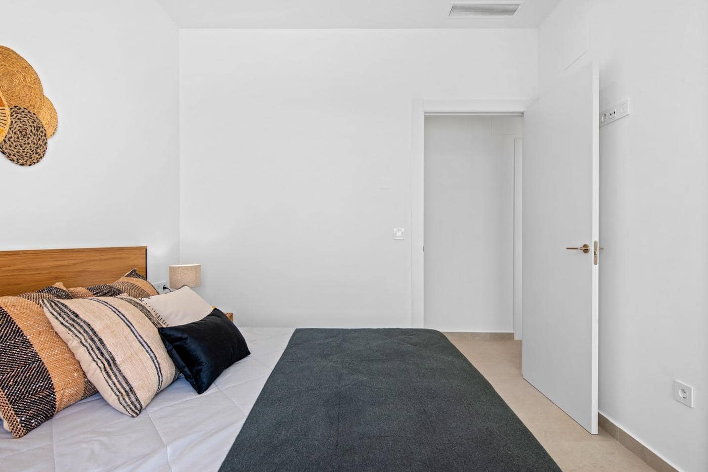 3 slaapkamer Villa te koop in Benijofar met zwembad garage - € 569.900 (Ref: 9052915)