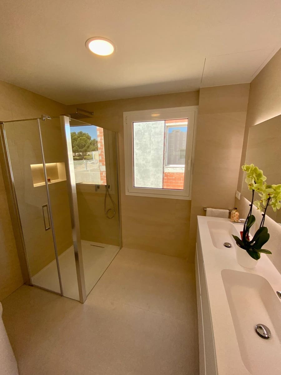 3 soveværelse Villa til salg i Finestrat med swimmingpool garage - € 870.000 (Ref: 9053197)