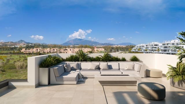 3 soveværelse Semi-Rækkehus til salg i Nueva Atalaya, Estepona med swimmingpool garage - € 850.000 (Ref: 9053447)