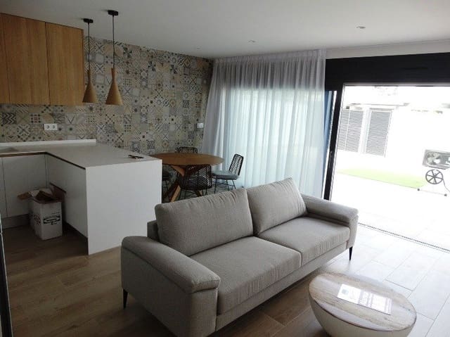 3 soveværelse Semi-Rækkehus til salg i Pilar de la Horadada ciudad, Pilar de la Horadada med swimmingpool garage - € 379.900 (Ref: 9053532)