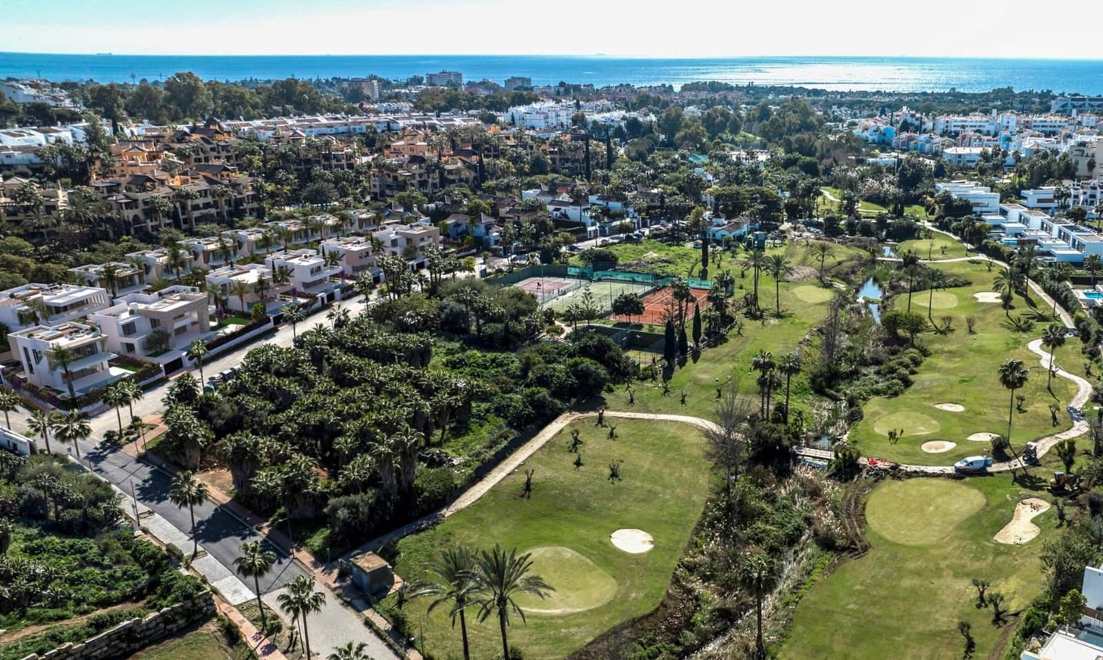 5 soveværelse Villa til salg i El Paraiso med swimmingpool - € 3.500.000 (Ref: 9098912)