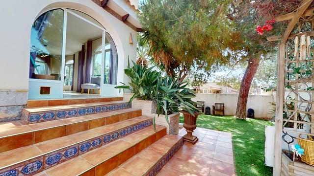 5 sypialnia Willa na sprzedaż w La Zenia, Orihuela z basenem - 795 000 € (Ref: 9101694)
