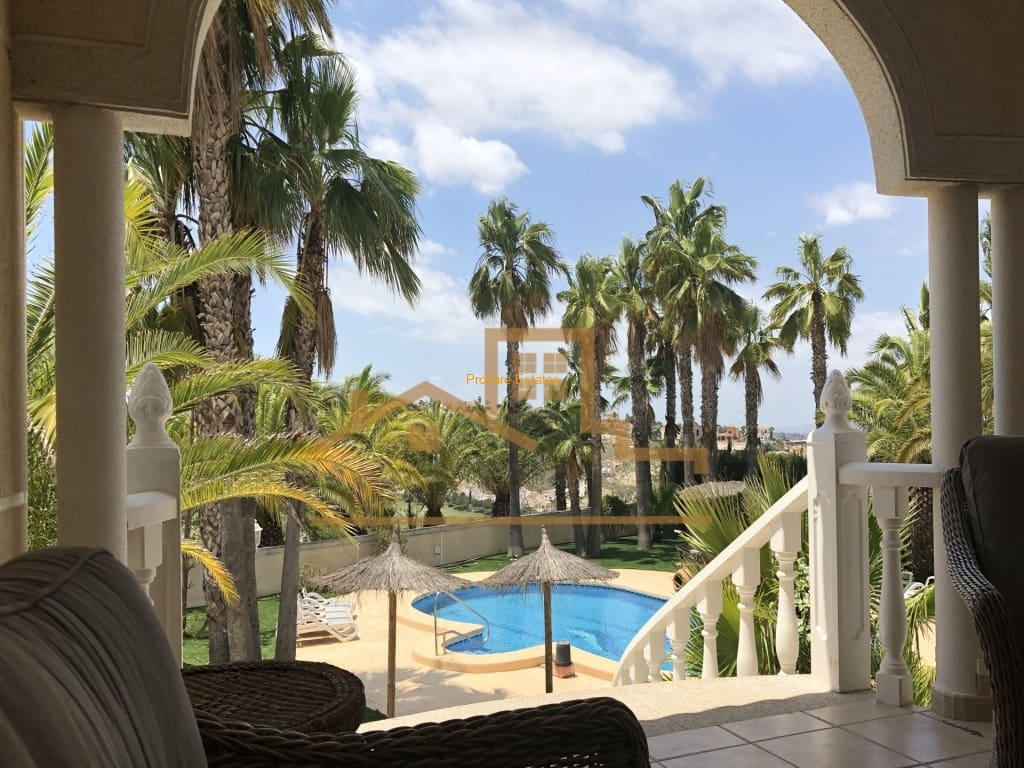 7 quarto Moradia para venda em La Marquesa com piscina garagem - 1 250 000 € (Ref: 9198806)