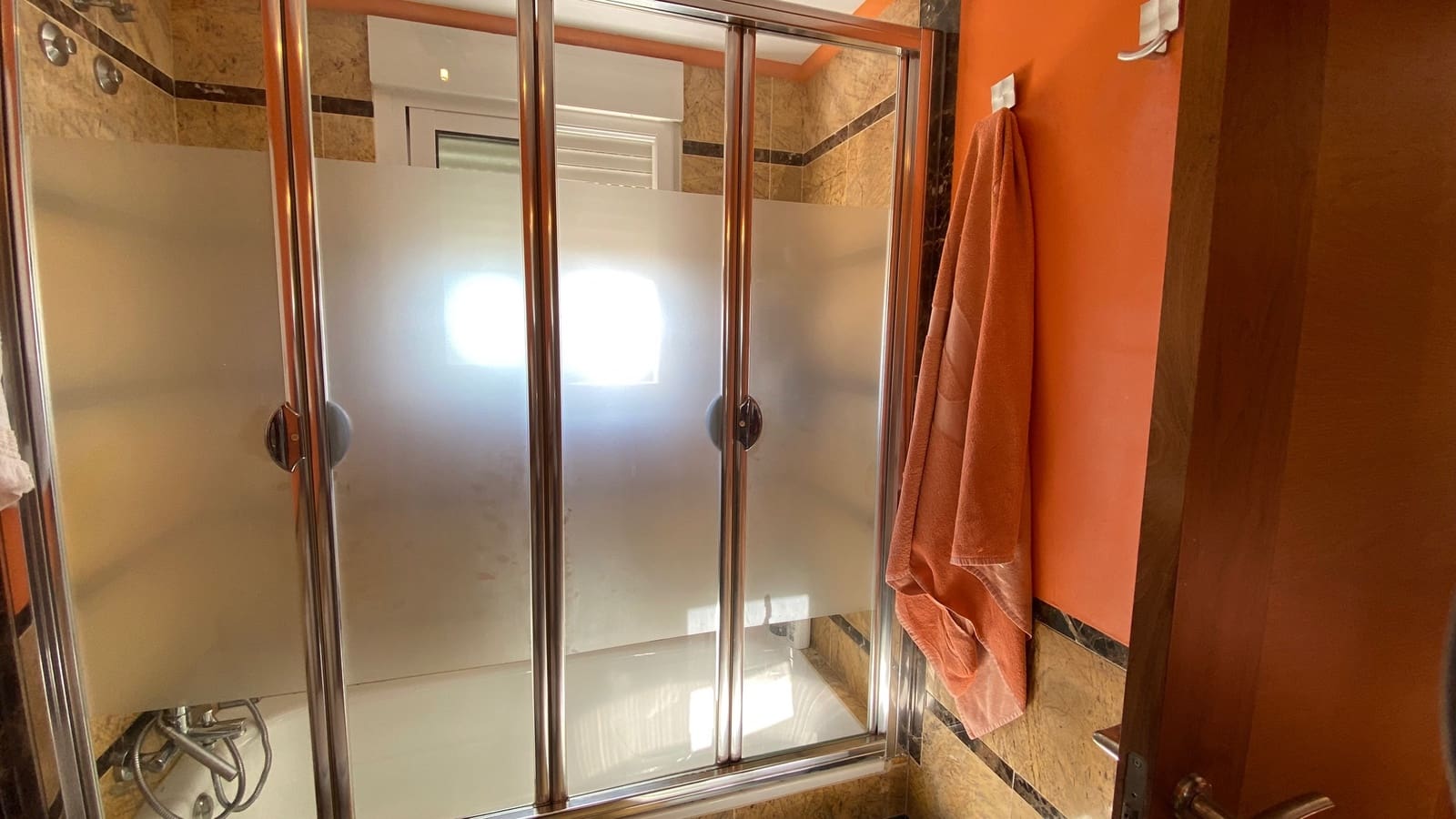 4 sypialnia Apartament na sprzedaż w Guardamar del Segura z basenem garażem - 239 000 € (Ref: 9198808)