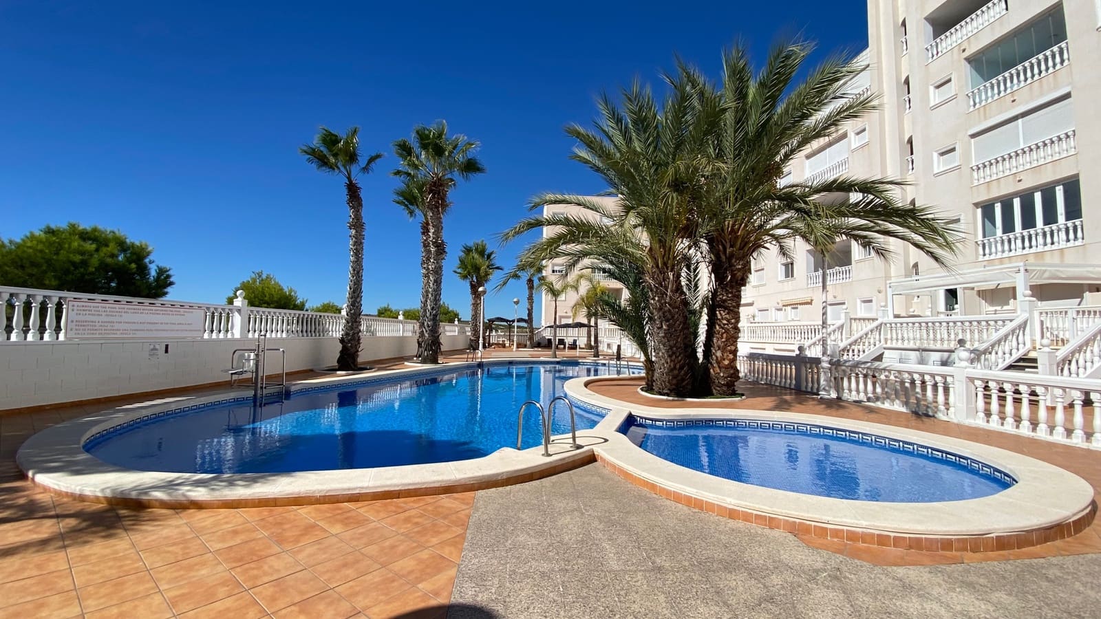 4 sypialnia Apartament na sprzedaż w Guardamar del Segura z basenem garażem - 239 000 € (Ref: 9198808)