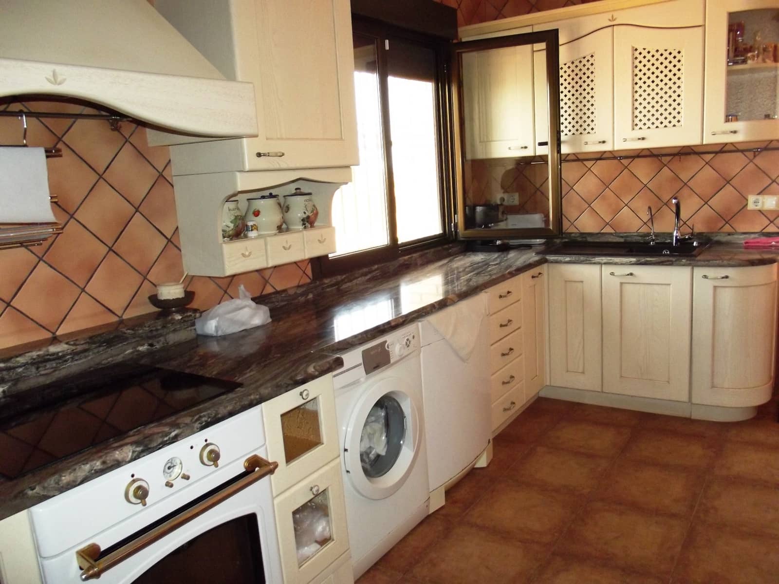 3 sypialnia Willa na sprzedaż w Los Montesinos z basenem garażem - 3 000 000 € (Ref: 9198811)