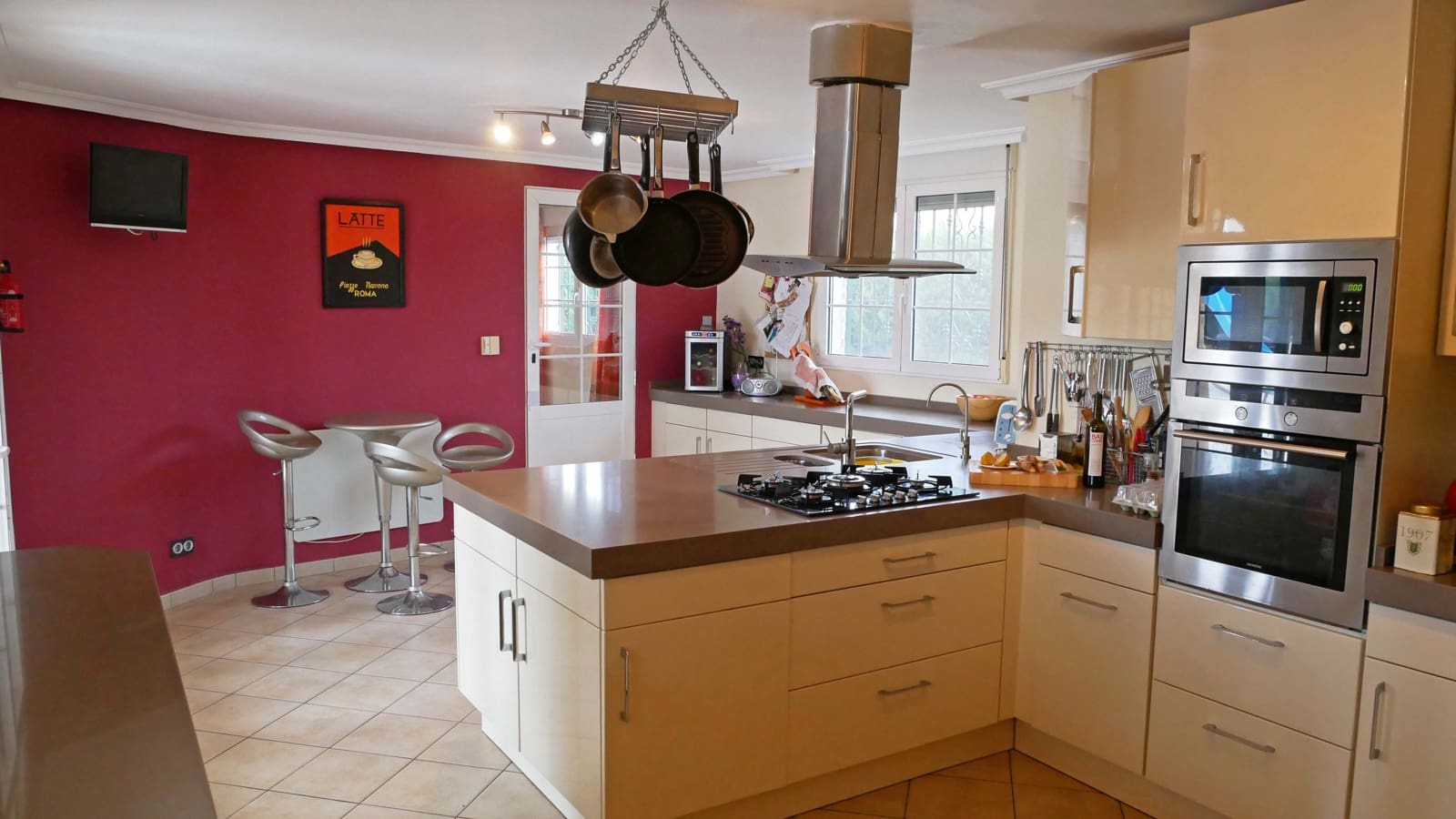 6 soveværelse Villa til salg i El Chaparral med swimmingpool garage - € 750.000 (Ref: 9198812)