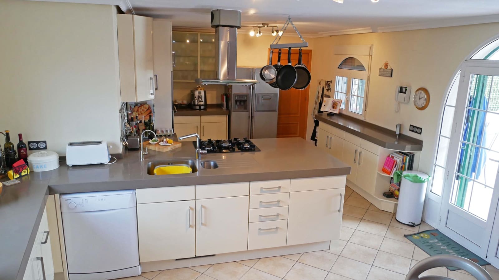 6 soveværelse Villa til salg i El Chaparral med swimmingpool garage - € 750.000 (Ref: 9198812)