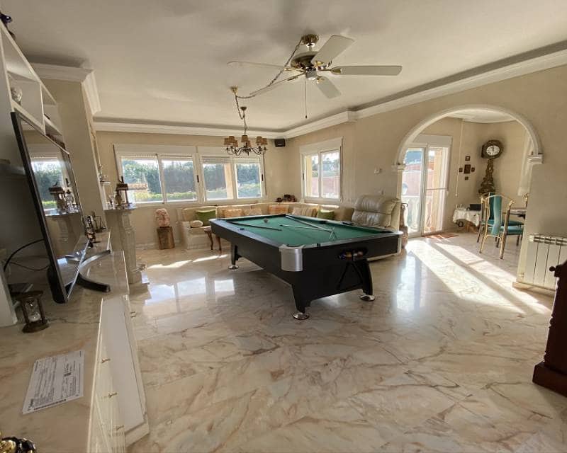 3 soveværelse Villa til salg i Torrevieja med swimmingpool - € 399.000 (Ref: 9198815)