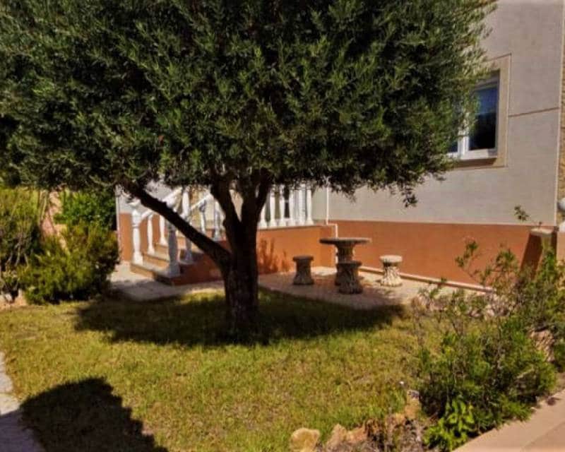 3 soveværelse Villa til salg i Torrevieja med swimmingpool - € 399.000 (Ref: 9198815)