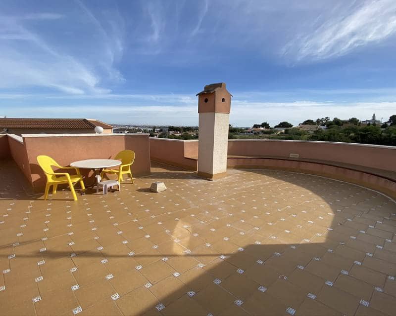 3 soveværelse Villa til salg i Torrevieja med swimmingpool - € 399.000 (Ref: 9198815)