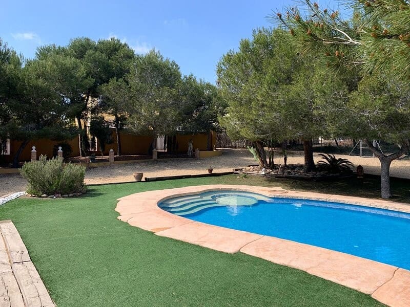 6 bedroom Villa for sale in Ciudad Quesada - € 1,000,000 (Ref: 9198818)