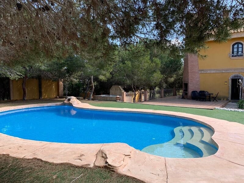 6 bedroom Villa for sale in Ciudad Quesada - € 1,000,000 (Ref: 9198818)