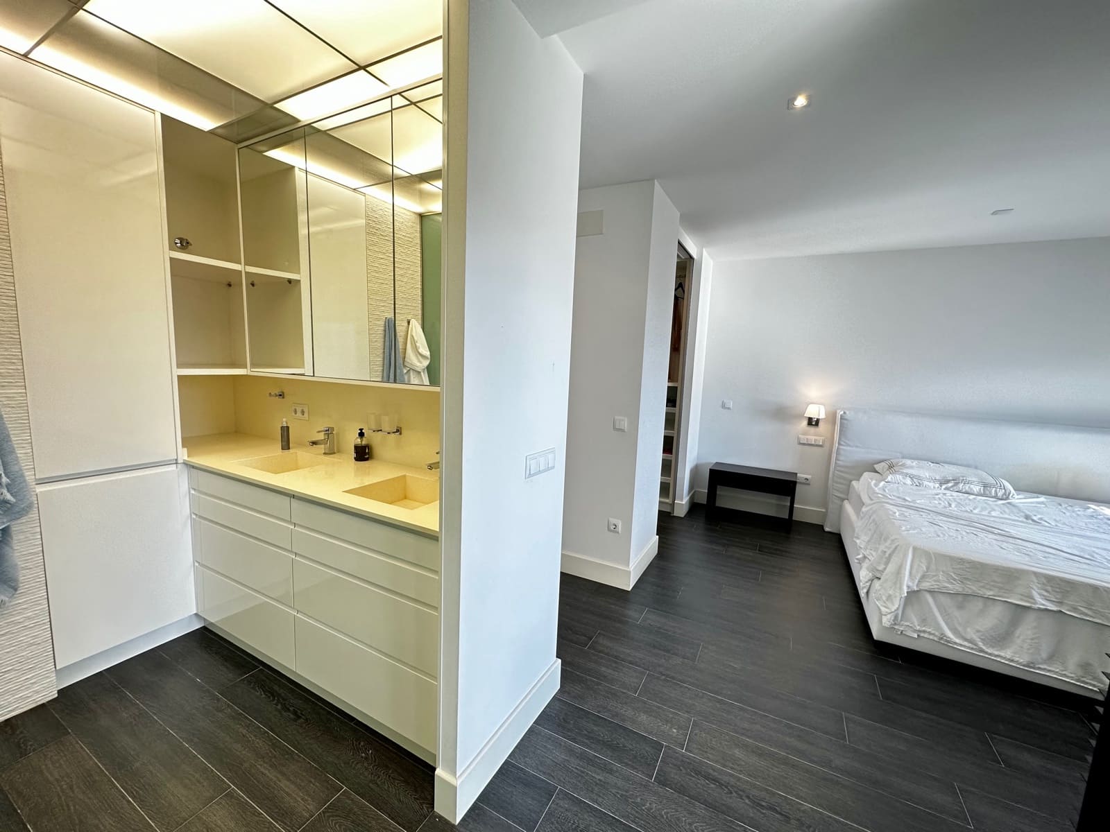 Apartamento de 2 habitaciones en Guardamar del Segura en venta con piscina garaje - 429.000 € (Ref: 9198819)