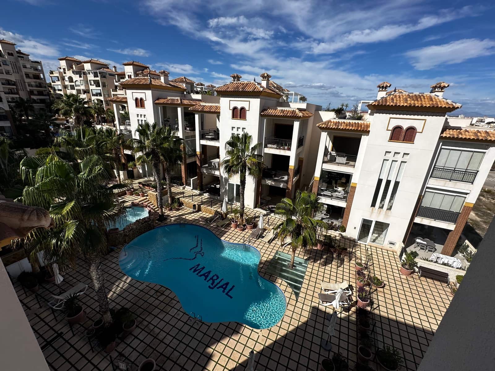 Apartamento de 2 habitaciones en Guardamar del Segura en venta con piscina garaje - 429.000 € (Ref: 9198819)