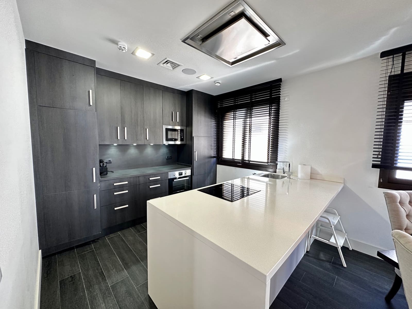 Apartamento de 2 habitaciones en Guardamar del Segura en venta con piscina garaje - 429.000 € (Ref: 9198819)