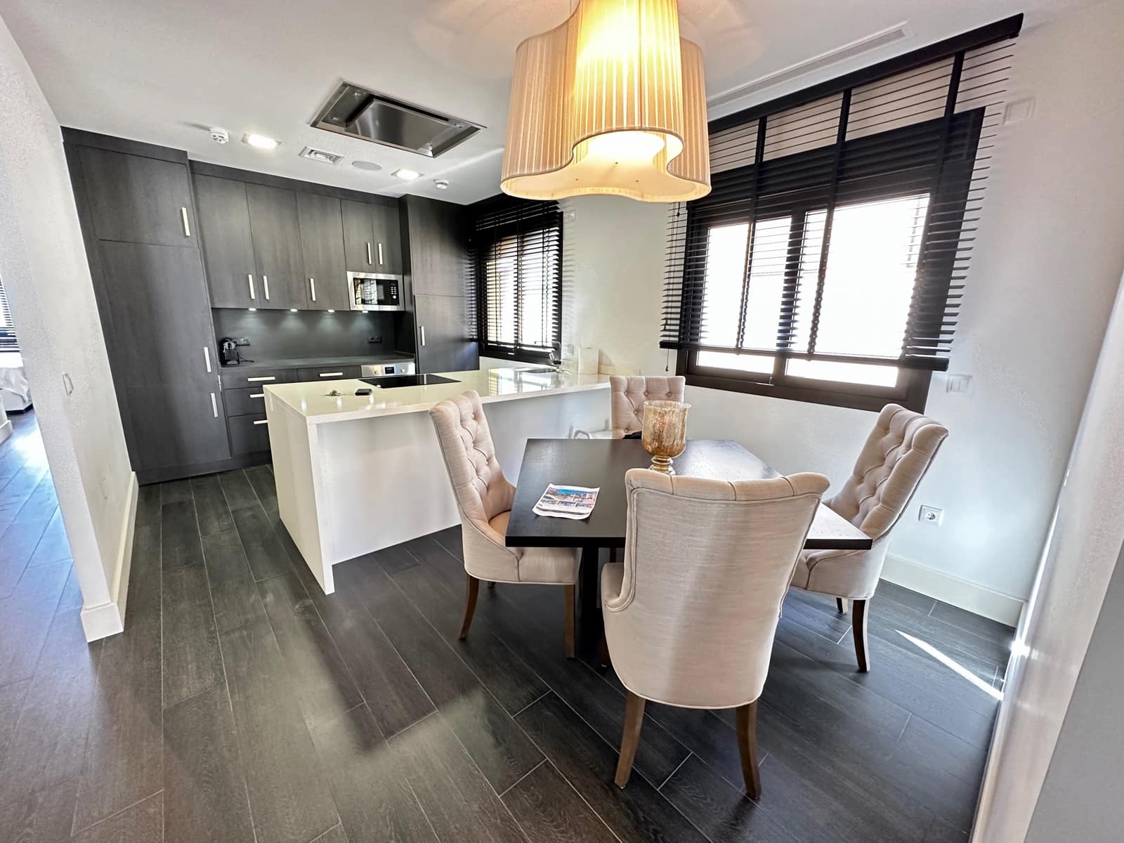 Apartamento de 2 habitaciones en Guardamar del Segura en venta con piscina garaje - 429.000 € (Ref: 9198819)