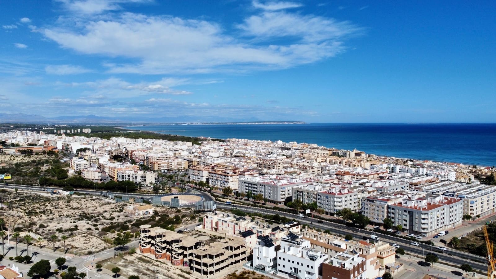 Apartamento de 2 habitaciones en Guardamar del Segura en venta con piscina garaje - 429.000 € (Ref: 9198819)