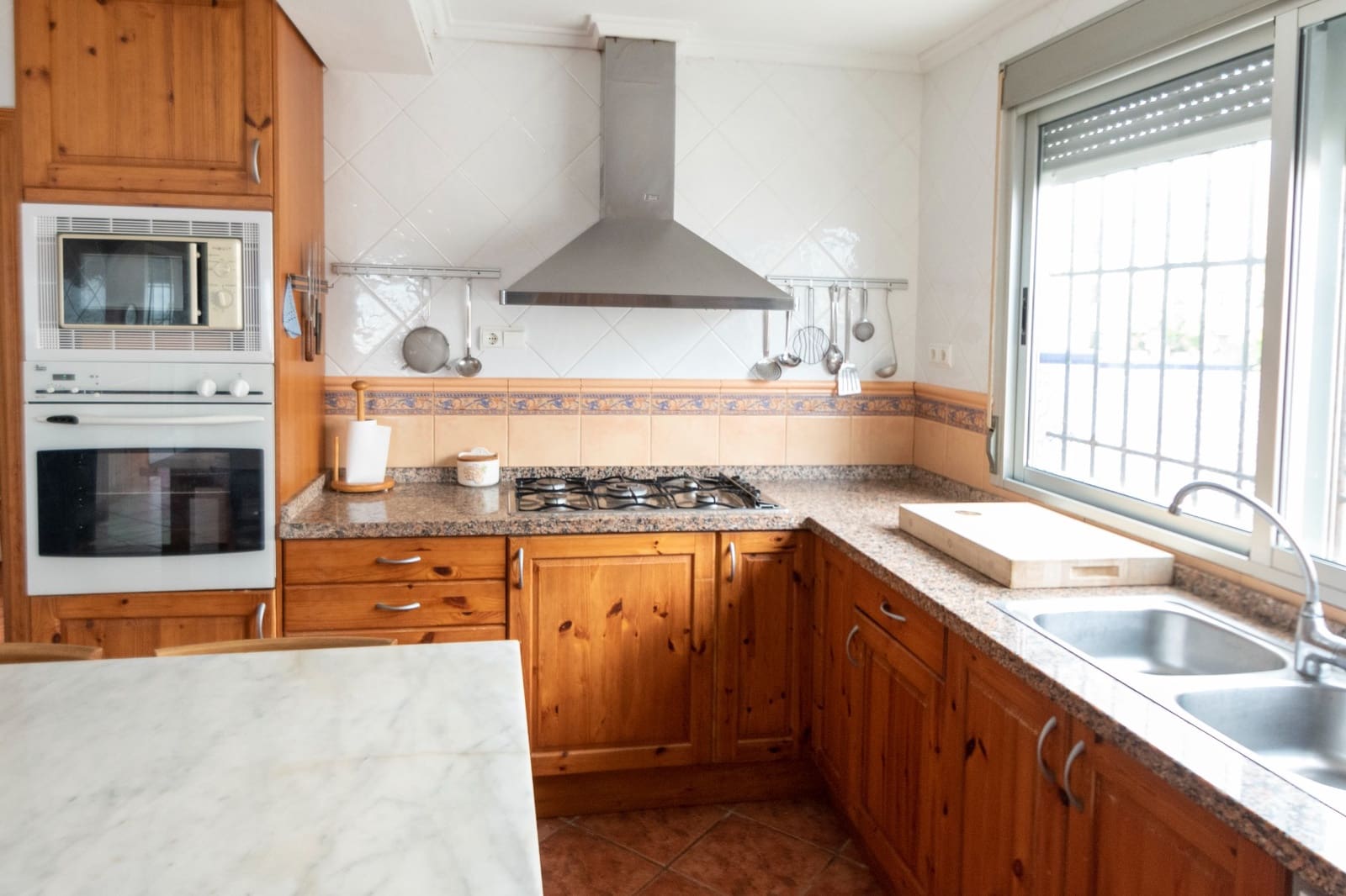 5 sypialnia Willa na sprzedaż w Guardamar del Segura z garażem - 1 100 000 € (Ref: 9198826)