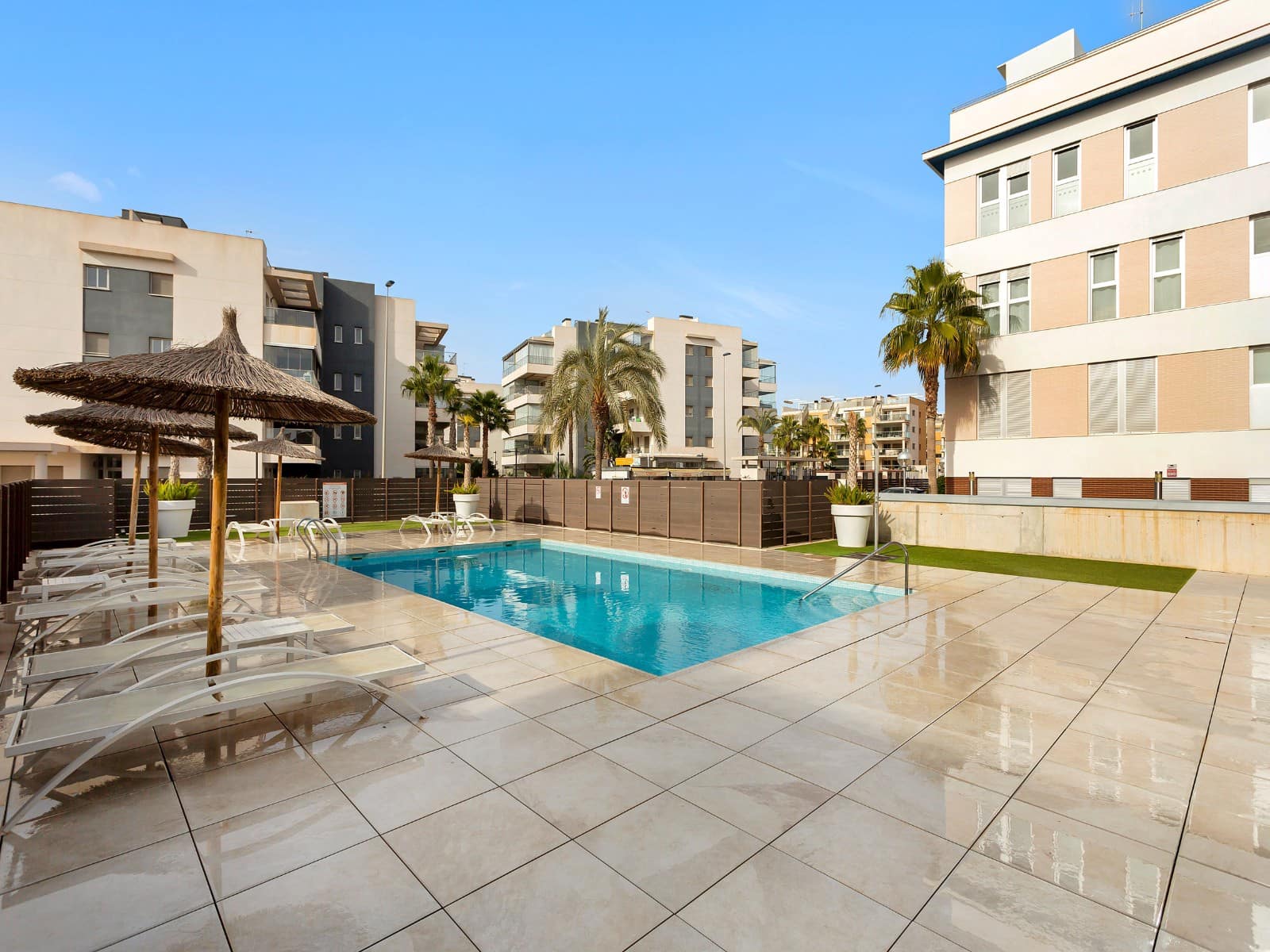 3 bedroom Apartment for sale in Villamartin with pool garage - € 249,500 (Ref: 9198833)