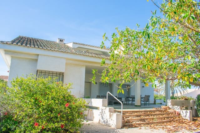 5 bedroom Villa for sale in Cabo Roig, Orihuela with pool - € 1,600,000 (Ref: 9198839)