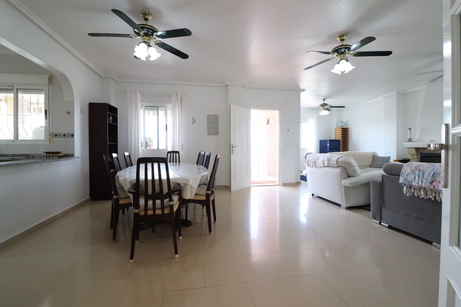 4 slaapkamer Villa te koop in Algorfa met zwembad garage - € 474.950 (Ref: 9198840)