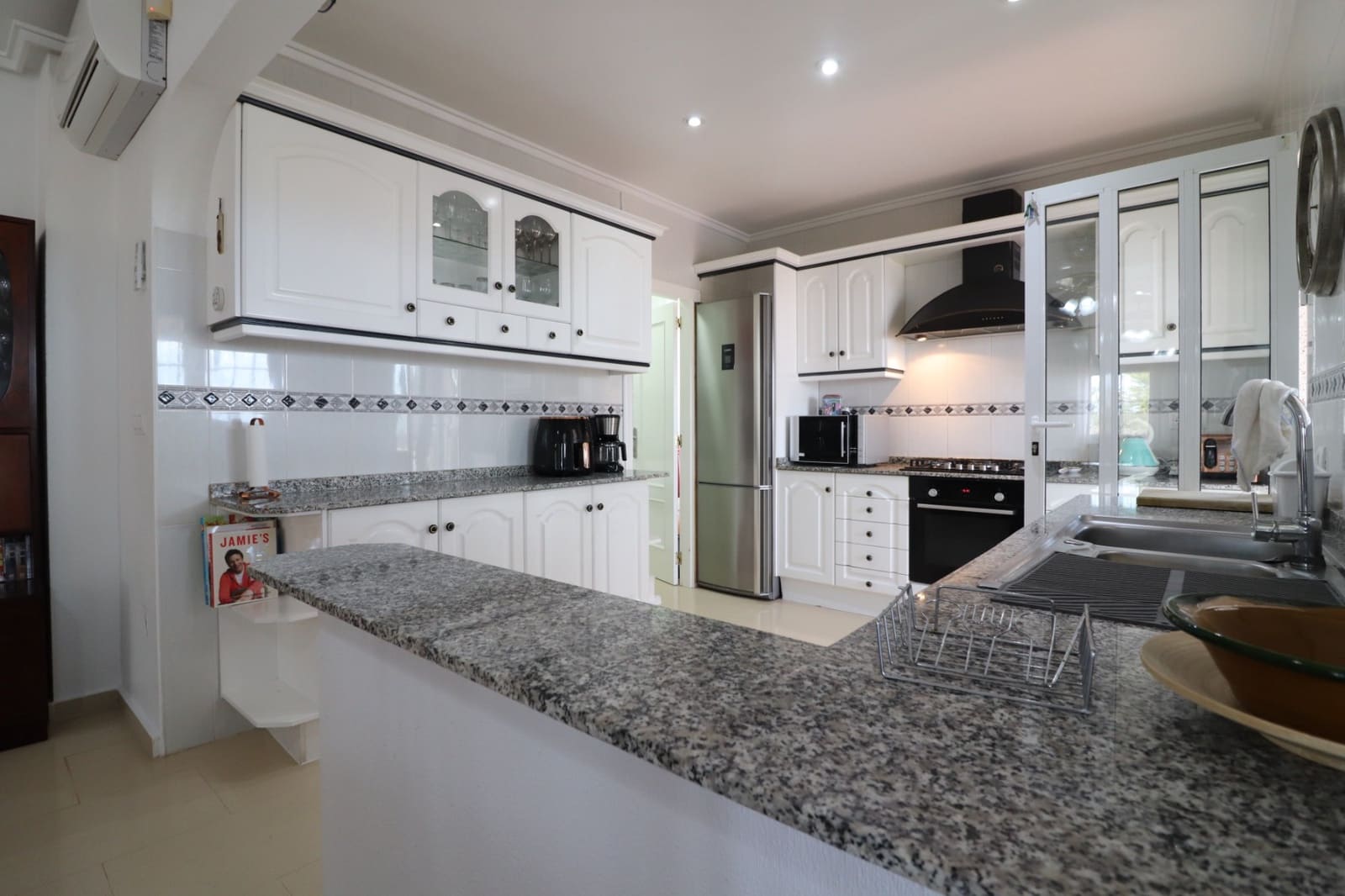 4 slaapkamer Villa te koop in Algorfa met zwembad garage - € 474.950 (Ref: 9198840)