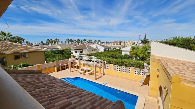 6 slaapkamer Villa te koop in Los Narejos, Los Alcázares met zwembad garage - € 599.000 (Ref: 9198843)