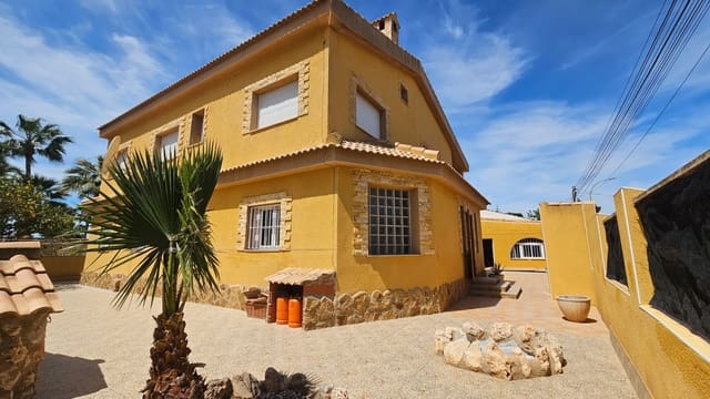 6 slaapkamer Villa te koop in Los Narejos, Los Alcázares met zwembad garage - € 599.000 (Ref: 9198843)