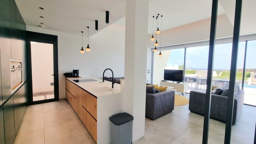 4 bedroom Villa for sale in Ciudad Quesada with pool garage - € 660,000 (Ref: 9198844)