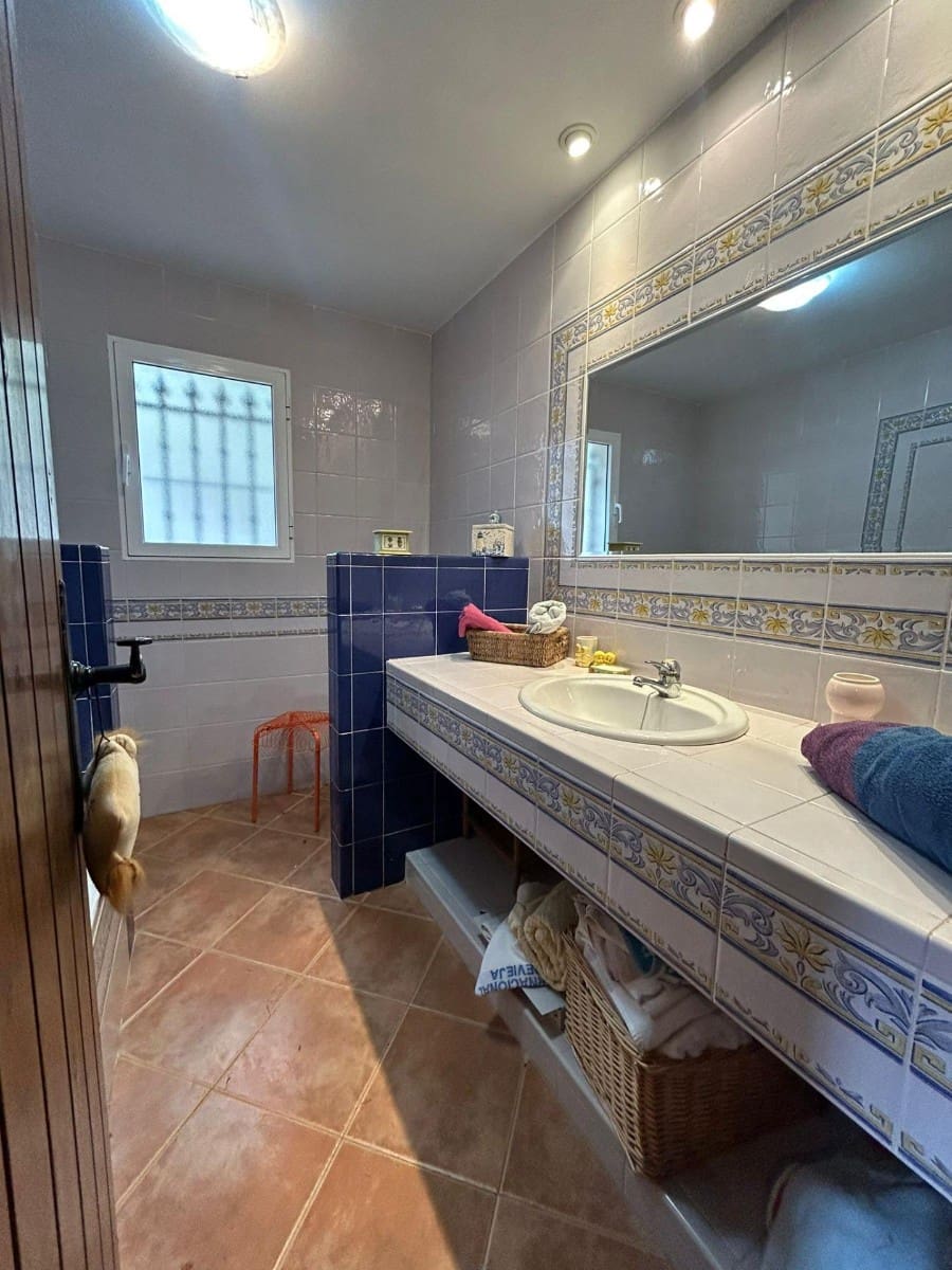 5 bedroom Villa for sale in San Miguel de Salinas with pool garage - € 435,000 (Ref: 9198849)