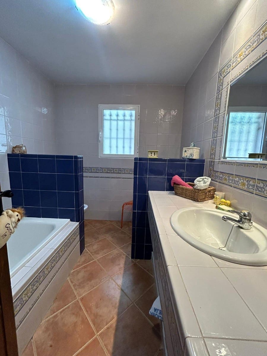 5 bedroom Villa for sale in San Miguel de Salinas with pool garage - € 435,000 (Ref: 9198849)