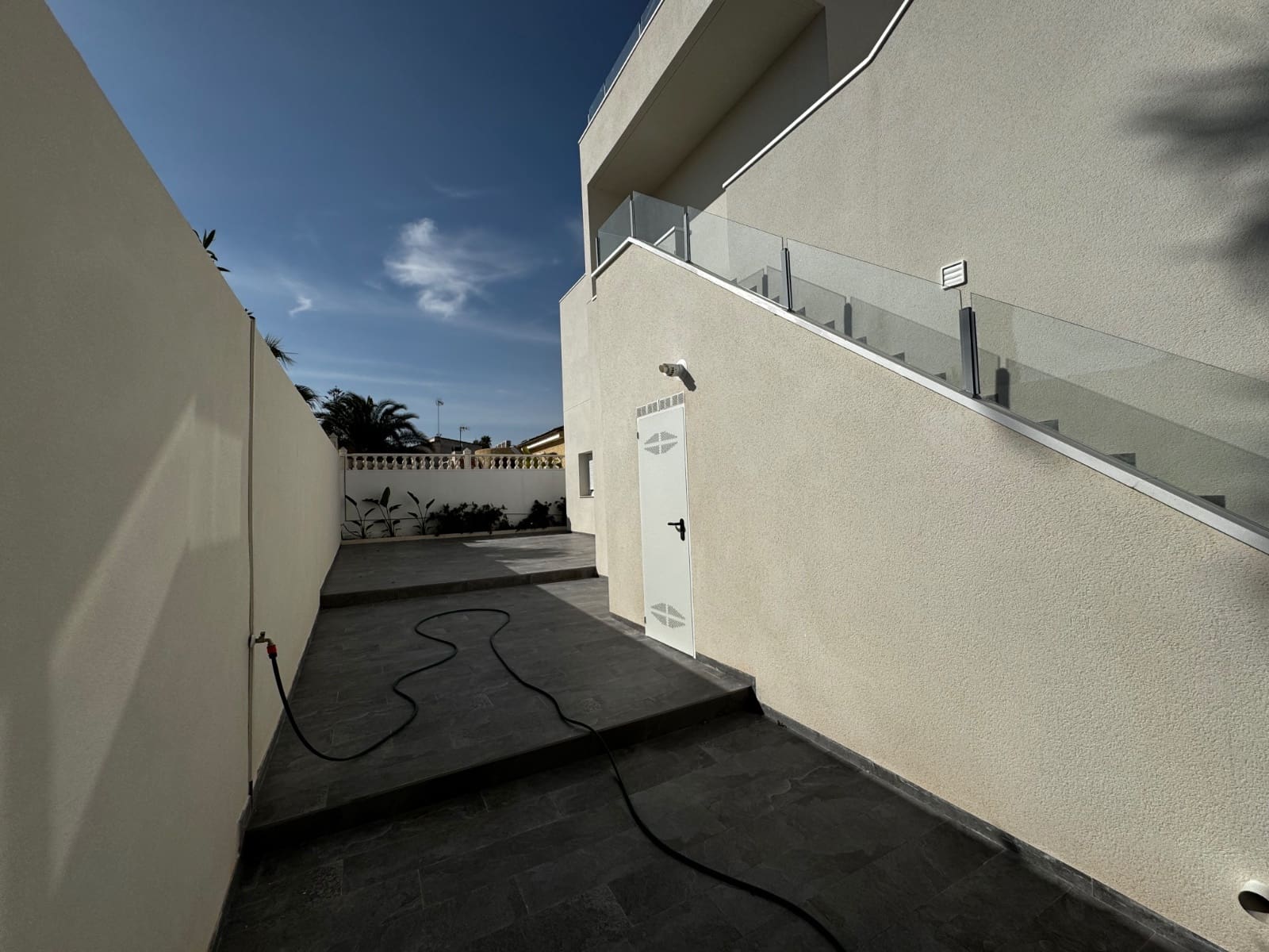 5 bedroom Villa for sale in Los Balcones with pool garage - € 1,100,000 (Ref: 9198851)