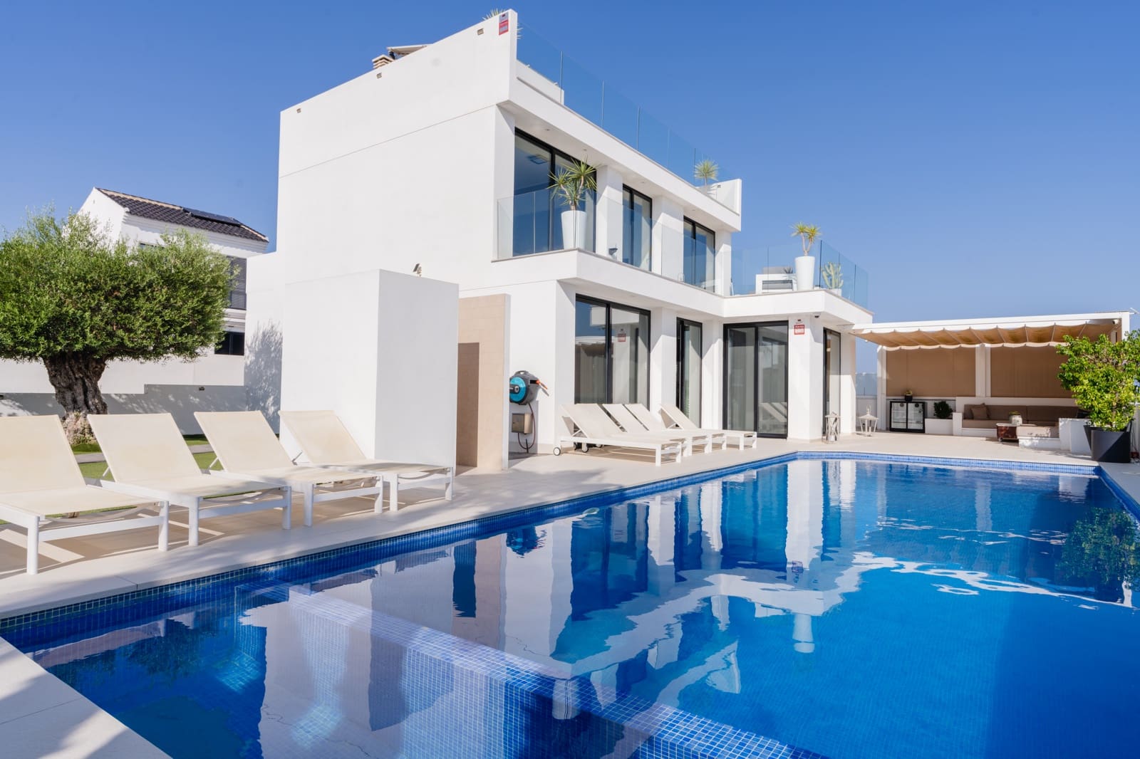 7 bedroom Villa for sale in San Fulgencio with pool garage - € 1,090,000 (Ref: 9198857)