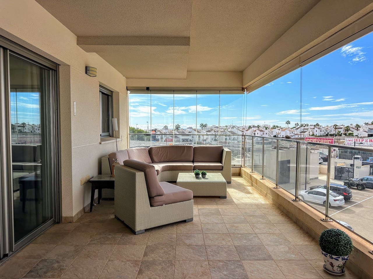 4 slaapkamer Appartement te koop in La Zenia met zwembad - € 420.000 (Ref: 9198861)