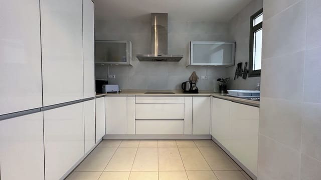 4 slaapkamer Appartement te koop in La Zenia, Orihuela met zwembad - € 420.000 (Ref: 9198861)