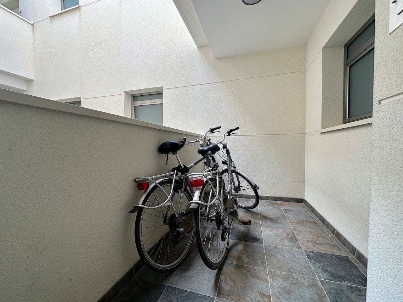 4 slaapkamer Appartement te koop in La Zenia met zwembad - € 420.000 (Ref: 9198861)