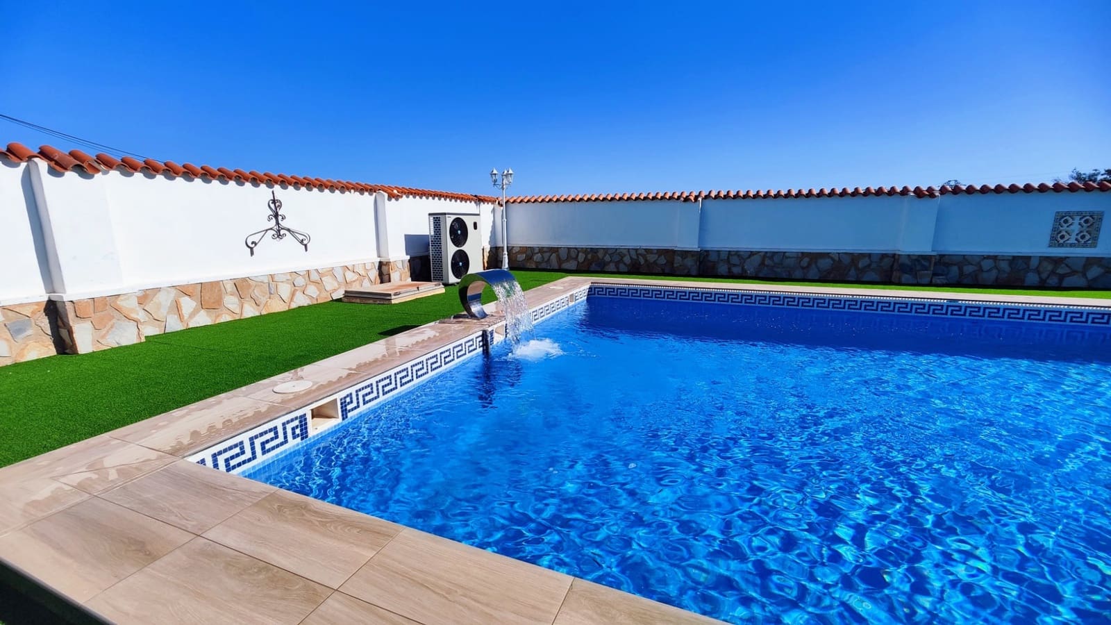 Chalet de 5 habitaciones en San Miguel de Salinas en venta con piscina garaje - 1.499.000 € (Ref: 9198862)