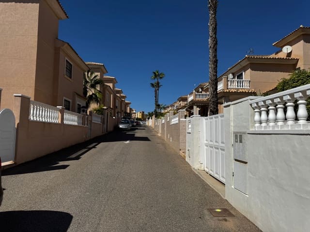 4 makuuhuone Huvila myytävänä paikassa Los Altos mukana uima-altaan - 340 000 € (Ref: 9198863)